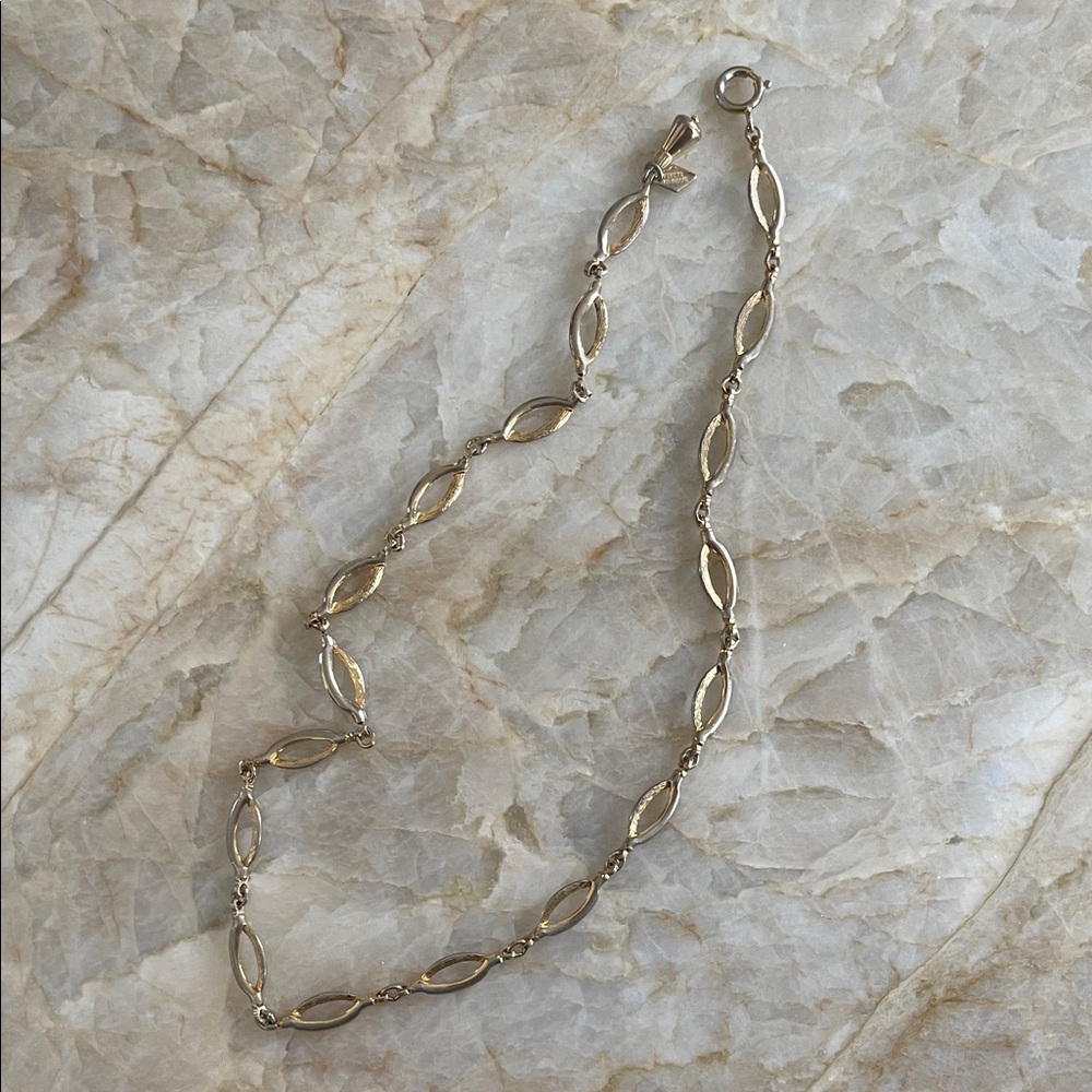 Elegant Gold Women's Necklace